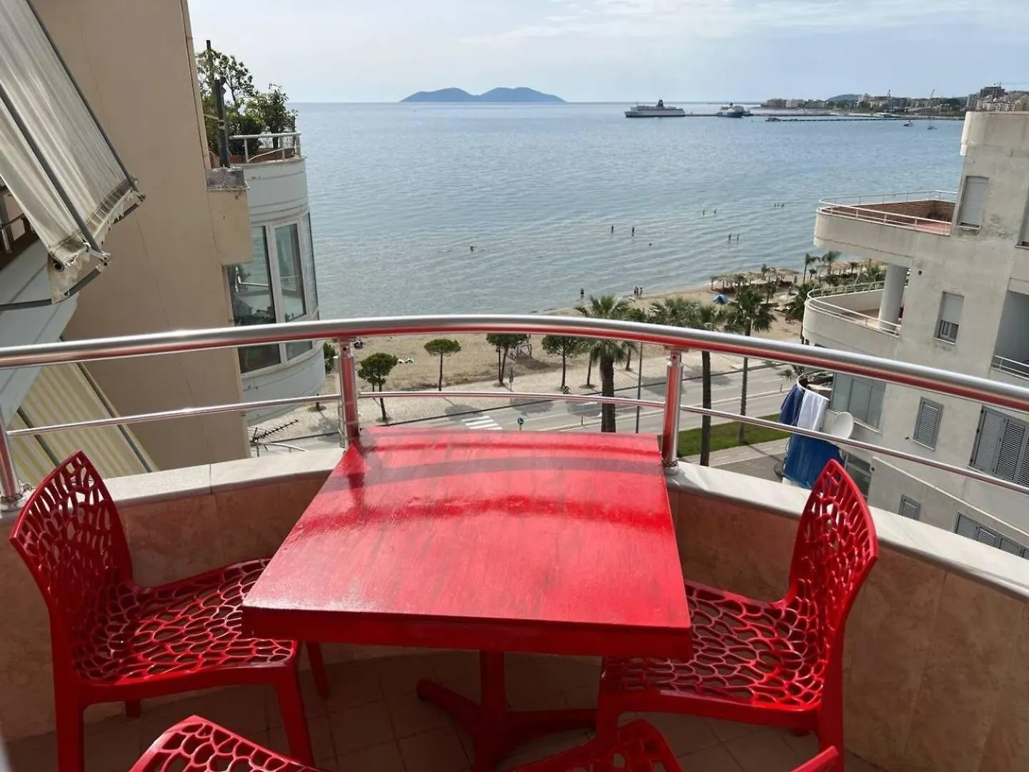 Spacious Beachside Apartment By Apartmentsvloraholidays 0*, Vlore